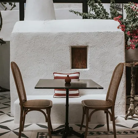 Meroviglia Boutique Imerovigli (Santorini)