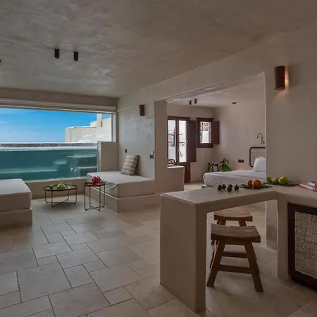 Meroviglia Boutique * Imerovigli (Santorini)