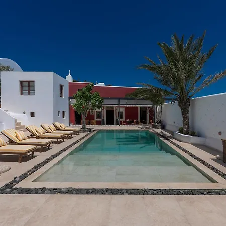 Meroviglia Boutique Imerovigli (Santorini)