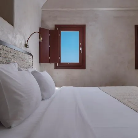 Meroviglia Boutique * Imerovigli (Santorini)